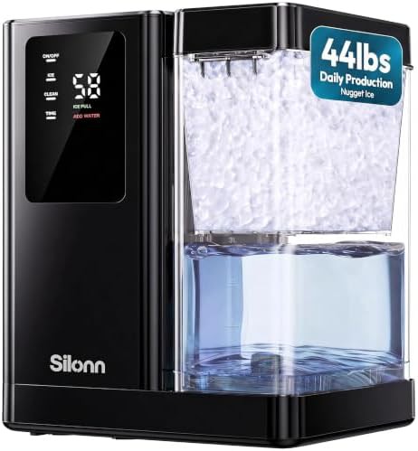 Nugget ice maker with removable tank